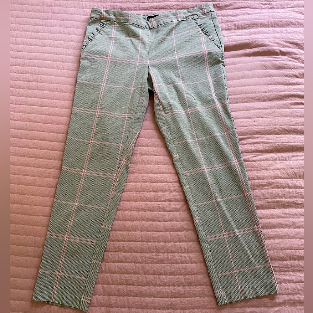 Gray & Pink Square Print Capri Dress Up Pants/Slacks